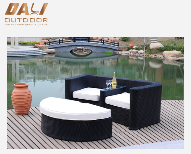Udendørs PE Rattan Wicker Patio Love Seat Loungestol Sæt med fodskammel